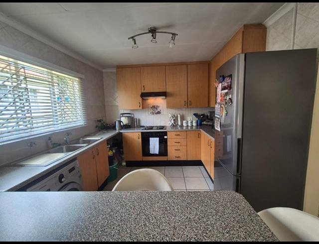 3 BEDROOM TOWNHOUSE FOR SALE IN ELANDSPARK